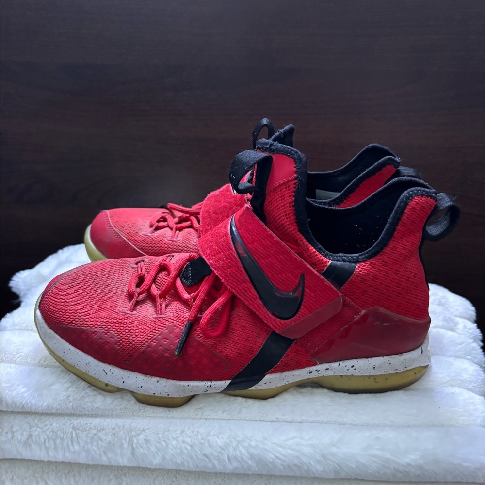 Nike‎ Lebron 14's Youth Size 6.5 Red Black Shoes